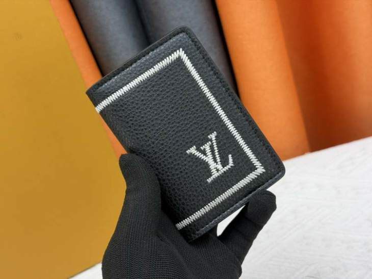 Picture of Louis Vuitton Wallets _SKUfw221566604fw